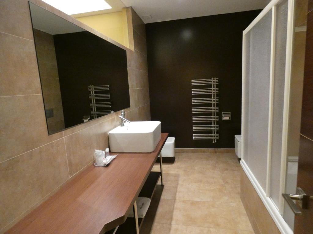 Hotel Fuente del Miro Teruel baño