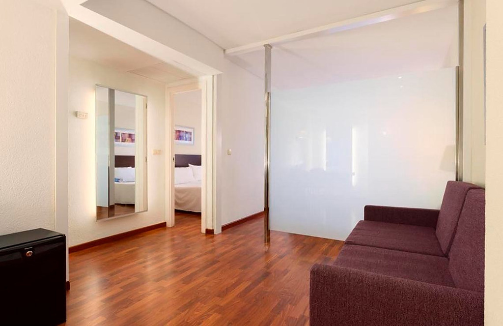 Hotel Port Feria Valencia_habitación salon