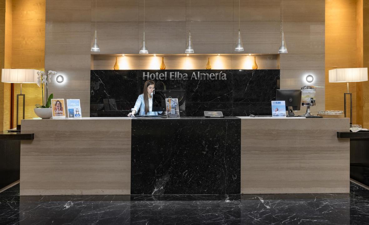 4 Hotel Reception Hotel Elba Almería